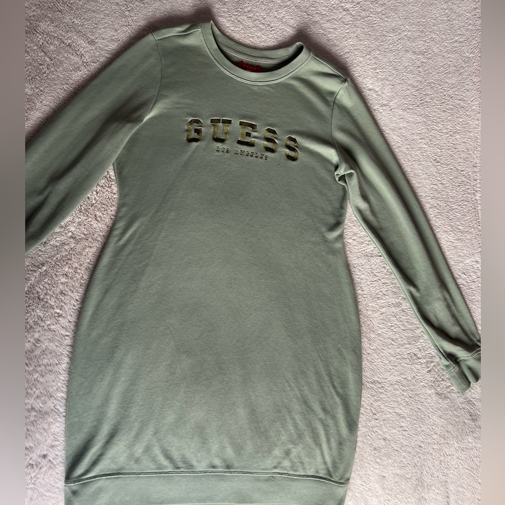 Guess green dress. 💚